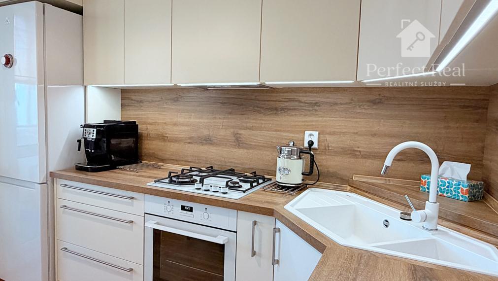 Predaj zariadený 3izbový byt s balkónom Petržalka - Lúky