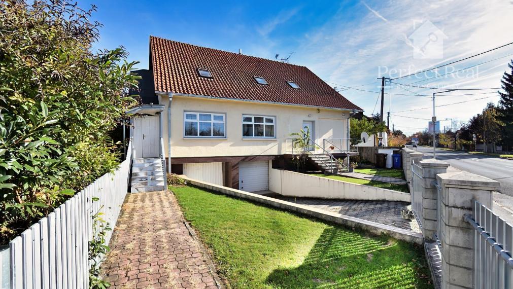 4 izbový byt + 3 izbový byt, 2 garáže, záhrada, bazén, DS