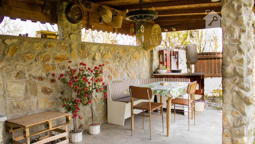 Malý RD pri jazere (chatka)