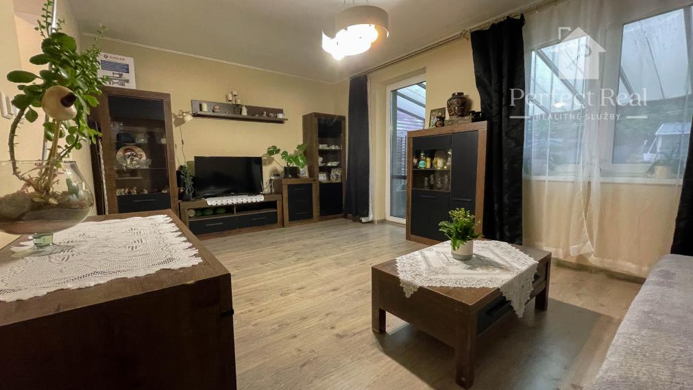 Krásny, útulný 4 izbový mezonetový byt s malou záhradkou v obci Hviezdoslavov