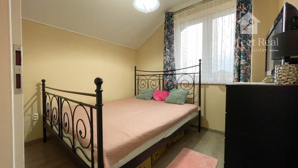 Krásny, útulný 4 izbový mezonetový byt s malou záhradkou v obci Hviezdoslavov