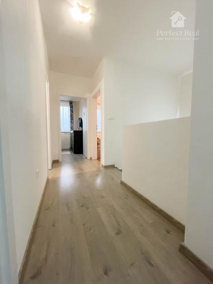 Krásny, útulný 4 izbový mezonetový byt s malou záhradkou v obci Hviezdoslavov