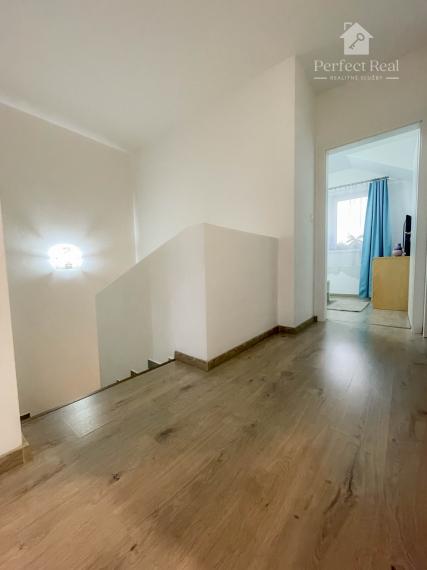 Krásny, útulný 4 izbový mezonetový byt s malou záhradkou v obci Hviezdoslavov