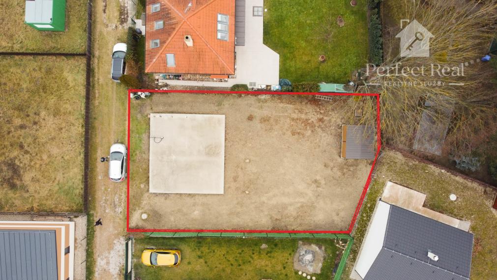 Stavebný pozemok- stavebné povolenie+ projekt+ základová doska+záhradný dom-v obci Blahová, časť Madarasz pri Malom Dunaji