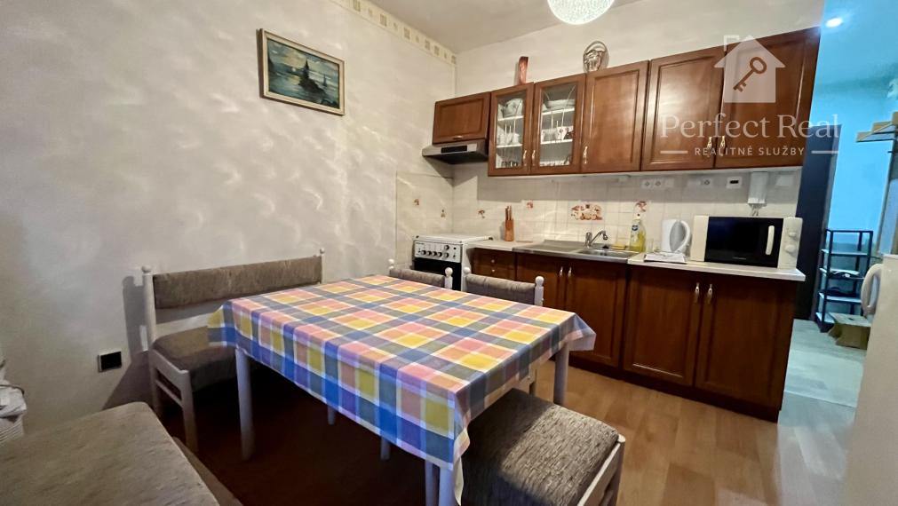 1 izbový byt s balkónom na 1.poschodí v dobrej lokalite v obci Zlaté Klasy