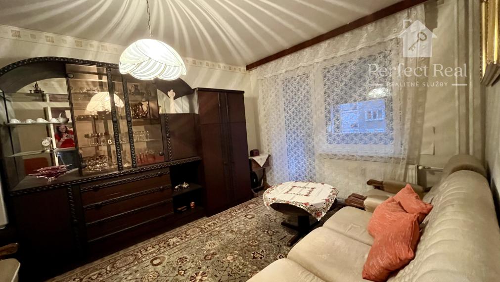 1 izbový byt s balkónom na 1.poschodí v dobrej lokalite v obci Zlaté Klasy