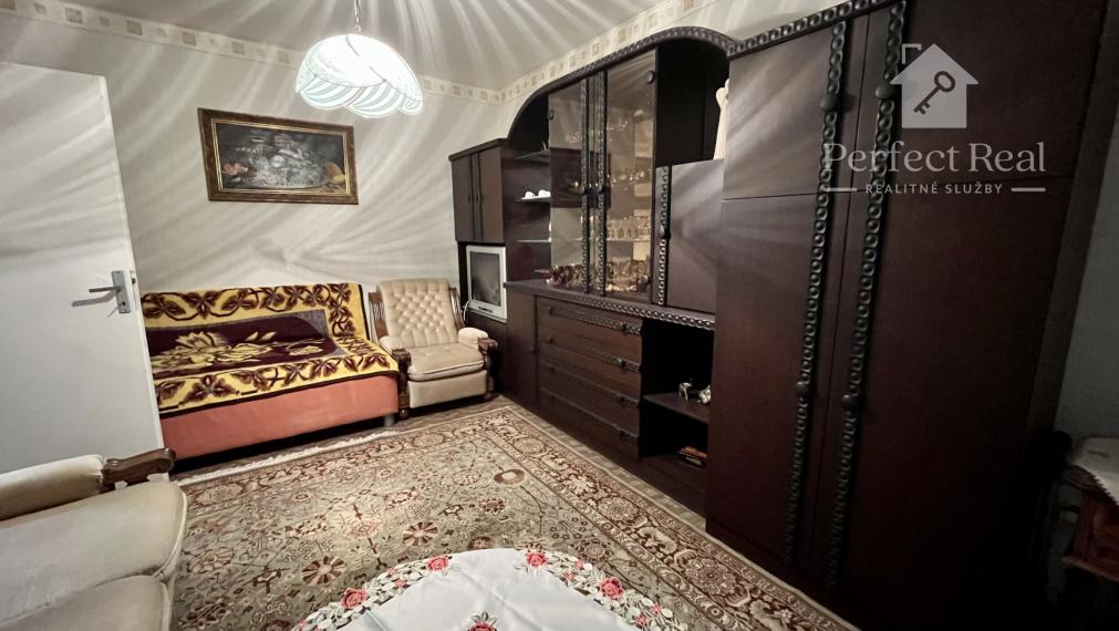 1 izbový byt s balkónom na 1.poschodí v dobrej lokalite v obci Zlaté Klasy