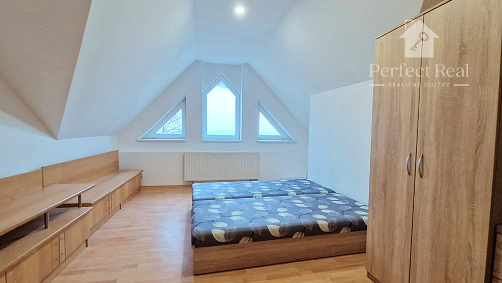 Prenájom 5-izbového bytu (120 m²) so samostatným vchodom – Trnava