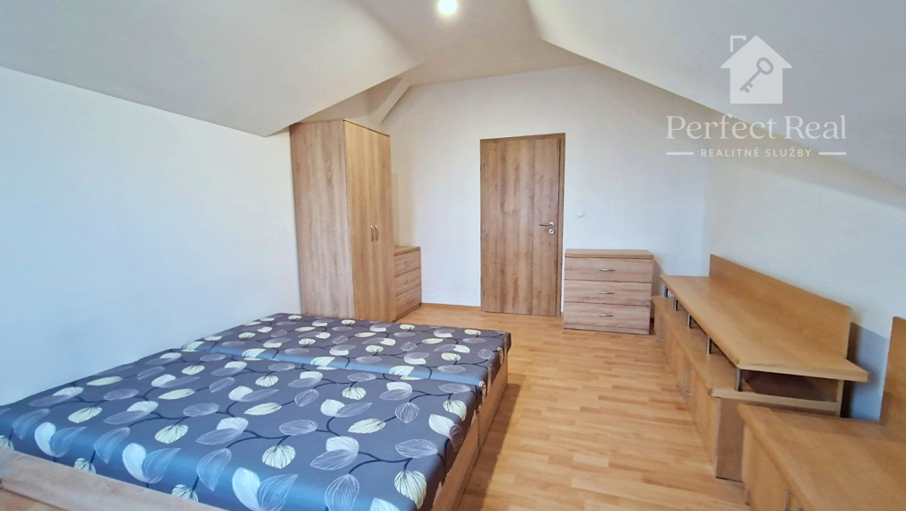 Prenájom 5-izbového bytu (120 m²) so samostatným vchodom – Trnava