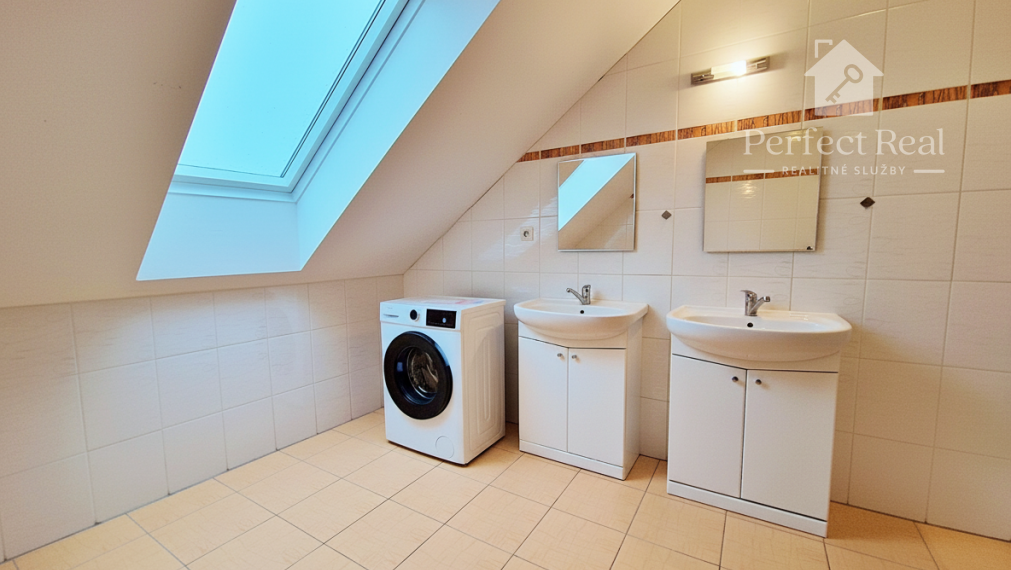 Prenájom 5-izbového bytu (120 m²) so samostatným vchodom – Trnava