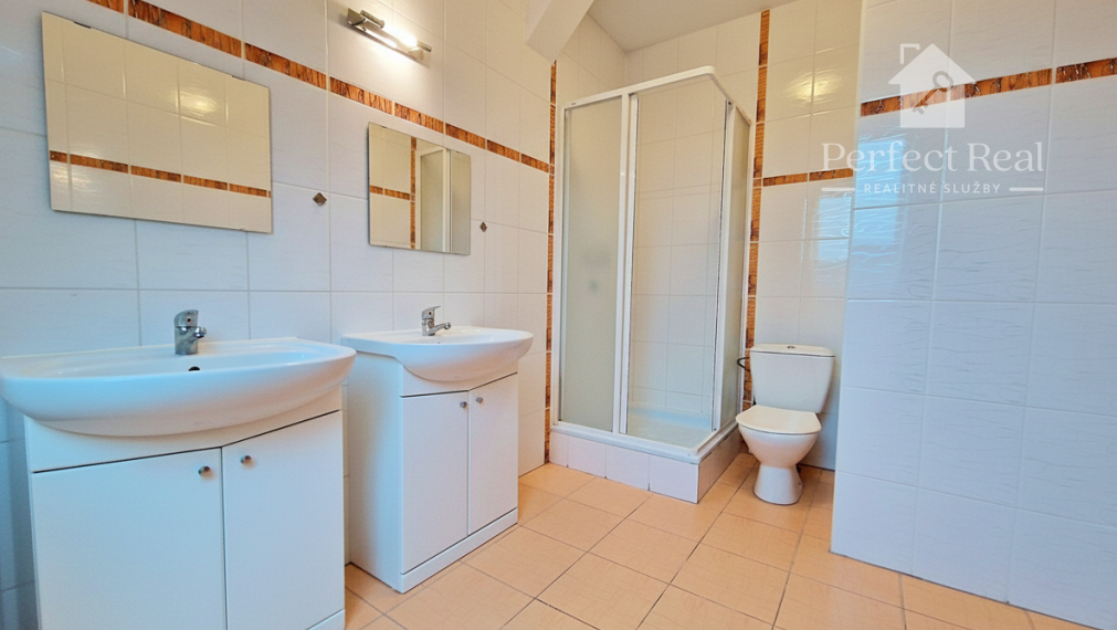 Prenájom 5-izbového bytu (120 m²) so samostatným vchodom – Trnava