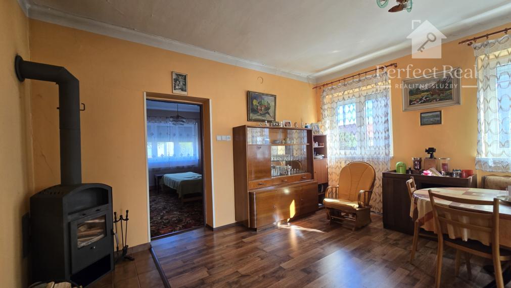 Priestranný rodinný dom s garážou v Jahodnej