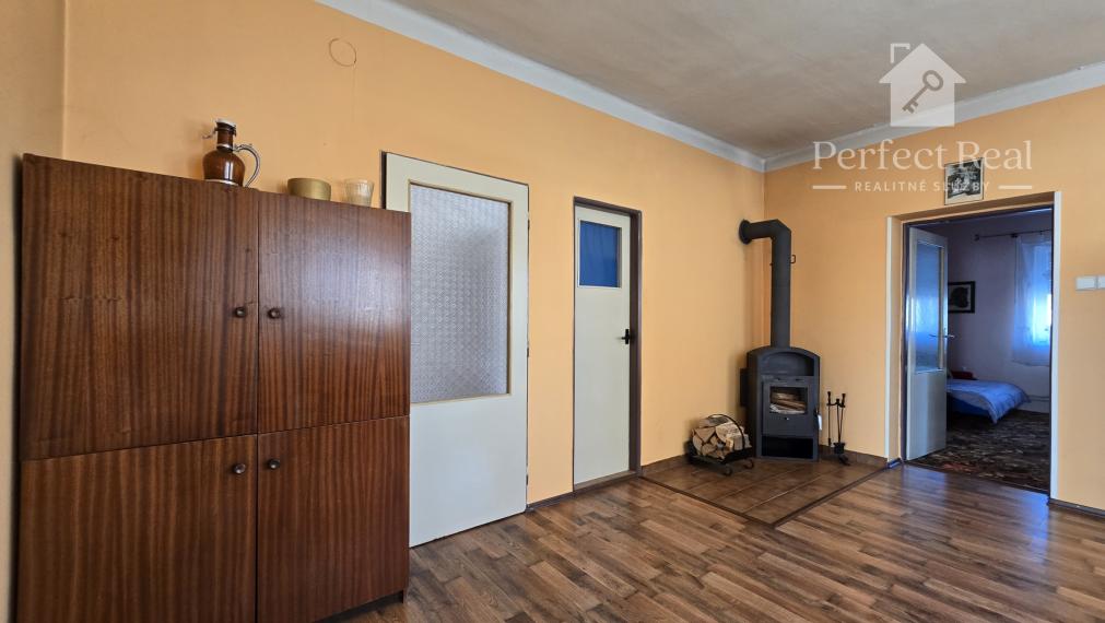 Priestranný rodinný dom s garážou v Jahodnej