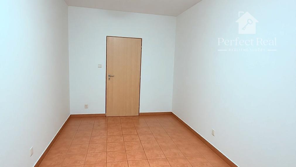 Predaj priestranný byt 130m² + terasa 40m²   s veľkým potenciálom!!!