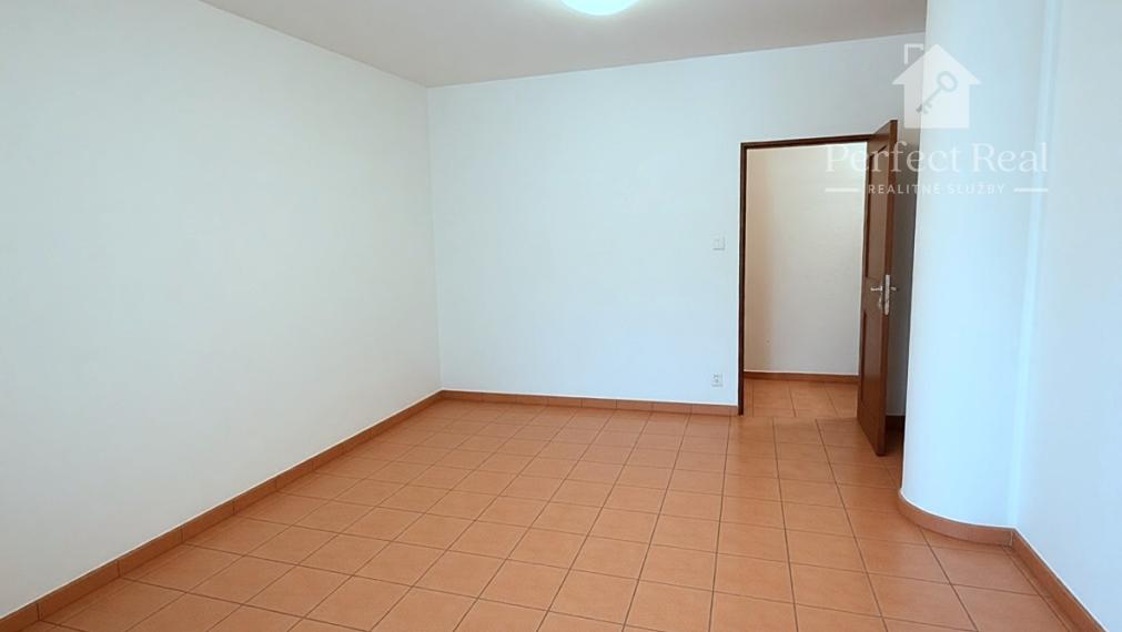 Predaj priestranný byt 130m² + terasa 40m²   s veľkým potenciálom!!!
