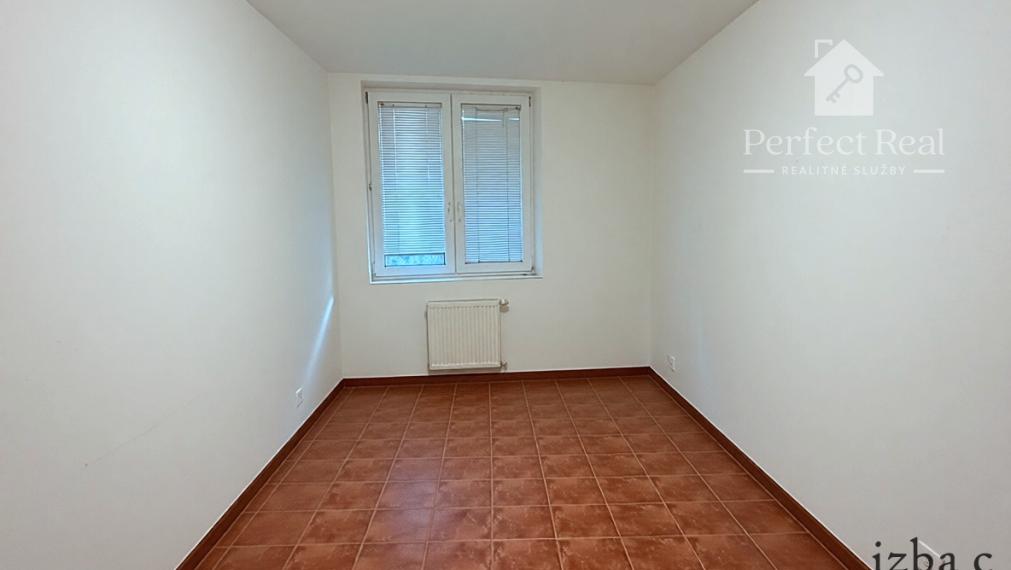 Predaj priestranný byt 130m² + terasa 40m²   s veľkým potenciálom!!!