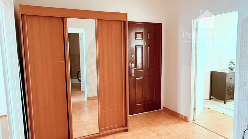 Predaj priestranný svetlý 3izbový byt s balkónom Petržalka