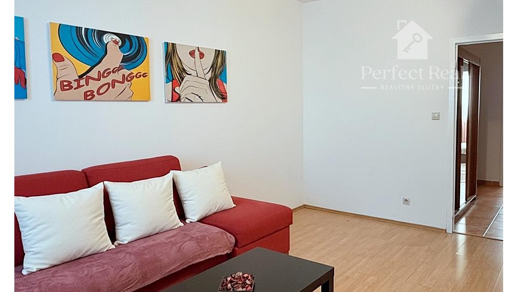 Predaj priestranný svetlý 3izbový byt s balkónom Petržalka