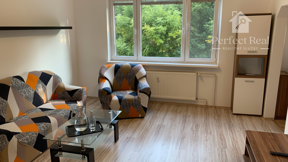 Prenájom priestranný 3izbový byt Devínska Nová Ves