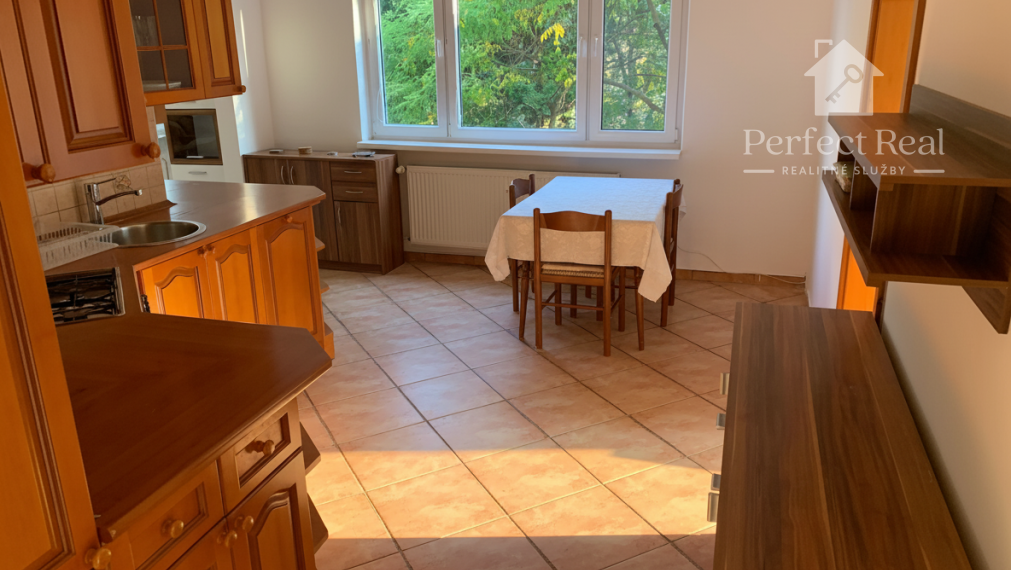 Prenájom priestranný 3izbový byt Devínska Nová Ves