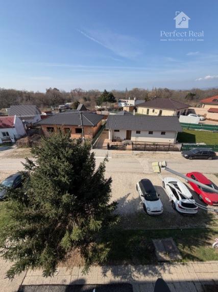 Na predaj 3.izbový byt 74,13m2 v pôvodnom stave v obci Igram .