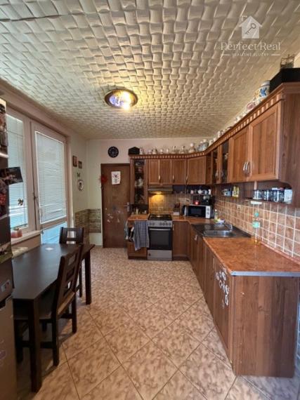 Na predaj 3.izbový byt 74,13m2 v pôvodnom stave v obci Igram .