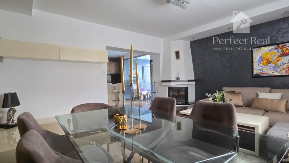 Krásny, plne zariadený rodinný dom s nádhernou záhradou v Topoľníkoch