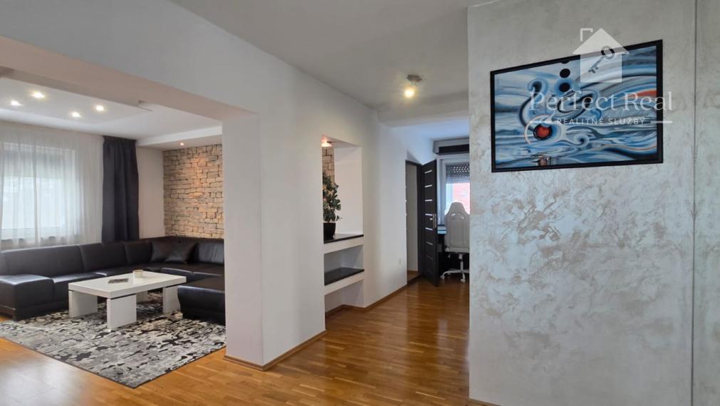 Krásny, plne zariadený rodinný dom s nádhernou záhradou v Topoľníkoch