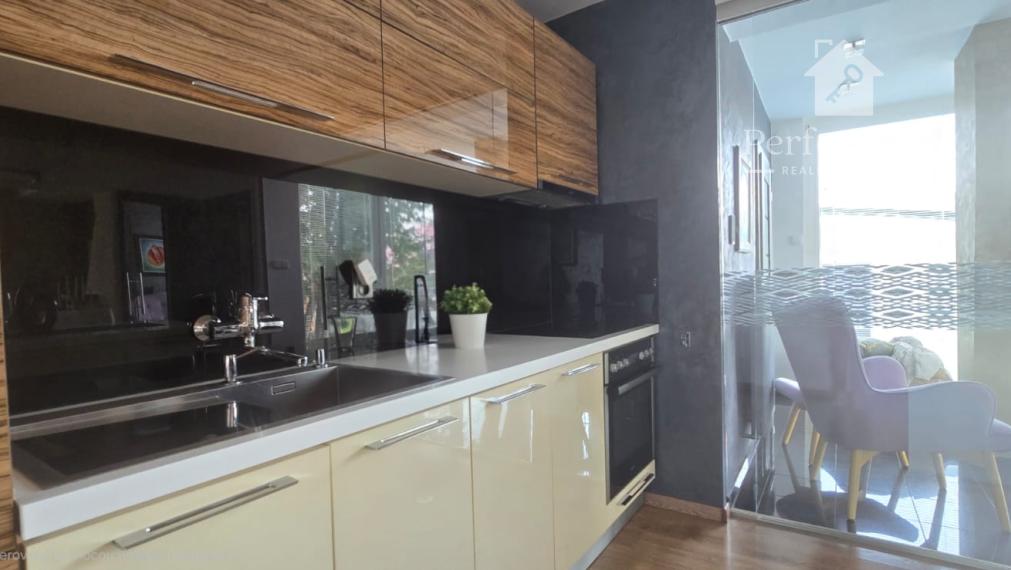 Krásny, plne zariadený rodinný dom s nádhernou záhradou v Topoľníkoch