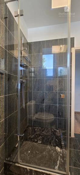 Krásny, plne zariadený rodinný dom s nádhernou záhradou v Topoľníkoch