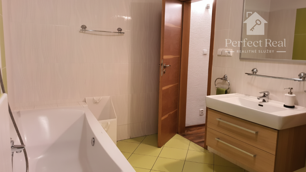 Prenájom 3izbový byt Zámocká ulica - neplatíte províziu!