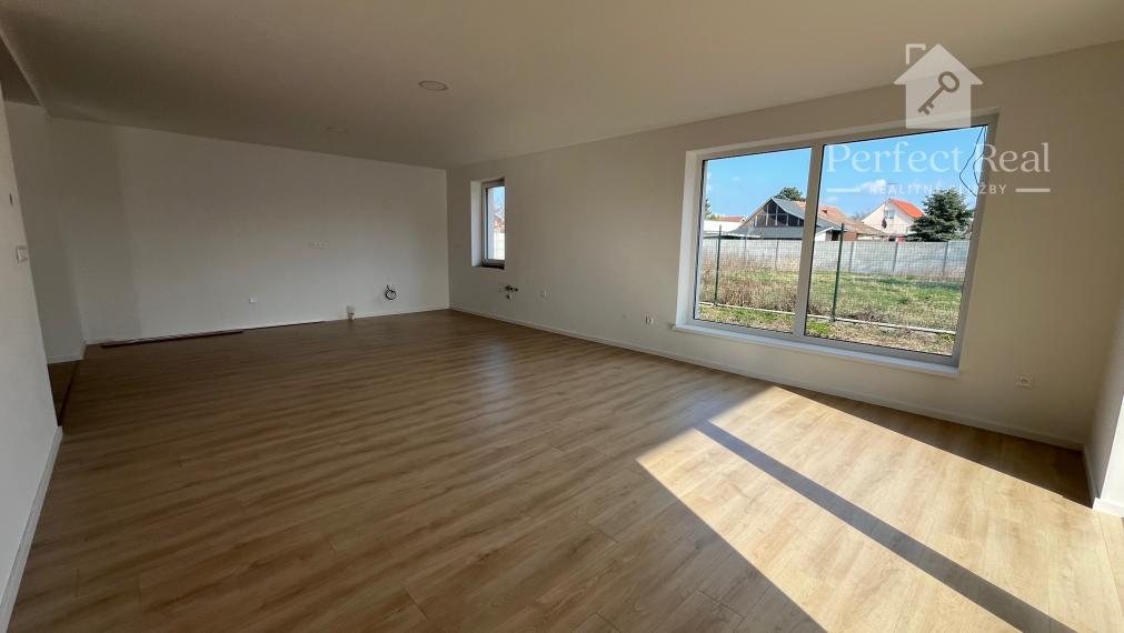 Veľkometrážna, 4 izbová novostavba v štandardnom prevedení v Šamoríne, časť Bučuháza- tepelné čerpadlo