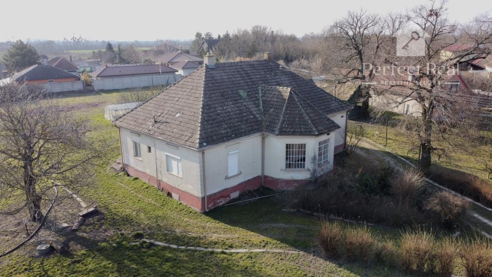 Lukratívny, veľký pozemok so starým domom- vhodný na výstavbu