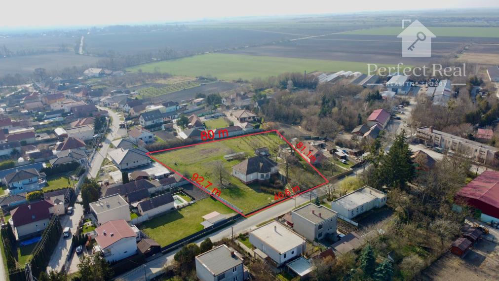 Lukratívny, veľký pozemok so starým domom- vhodný na výstavbu