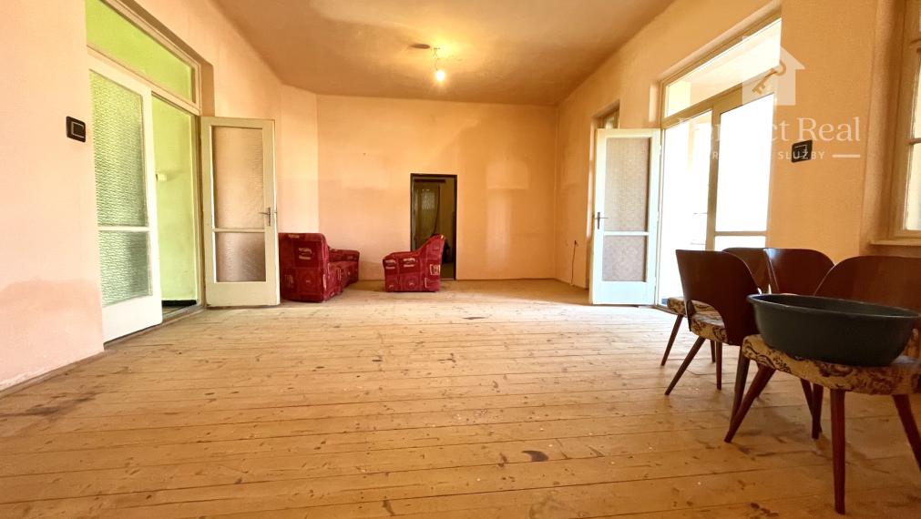 Lukratívny, veľký pozemok so starým domom- vhodný na výstavbu