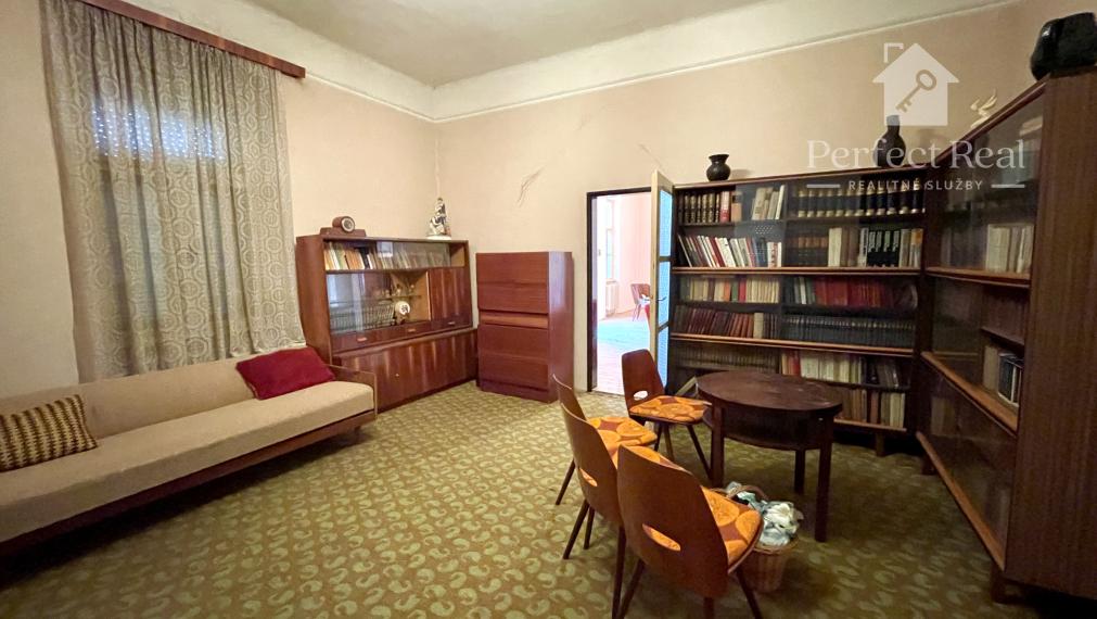 Lukratívny, veľký pozemok so starým domom- vhodný na výstavbu