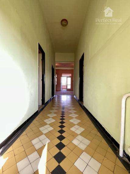 Lukratívny, veľký pozemok so starým domom- vhodný na výstavbu