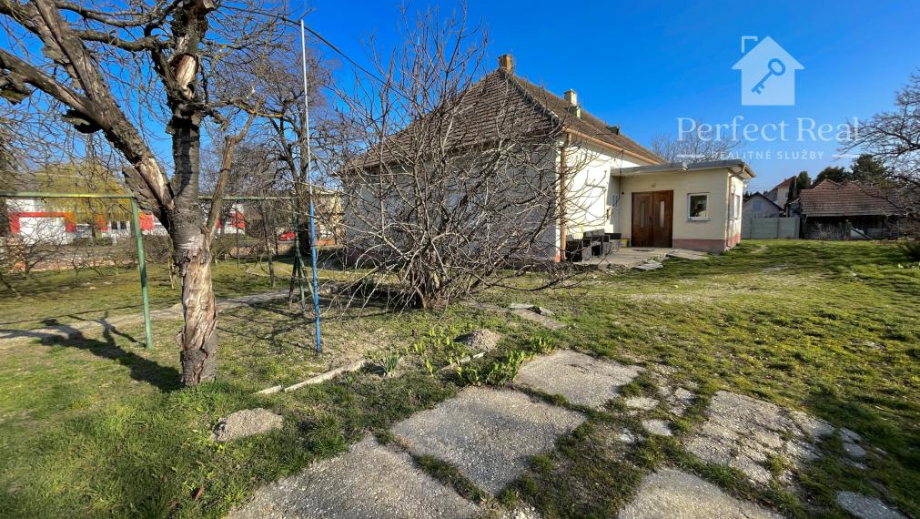 Lukratívny, veľký pozemok so starým domom- vhodný na výstavbu