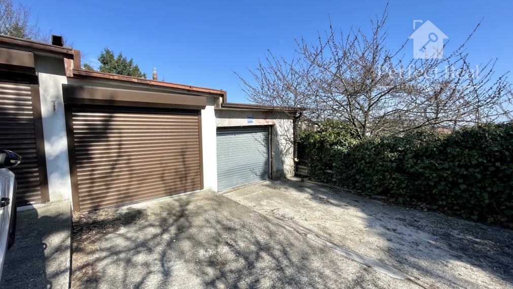 EXKLUZÍVNY 4-IZBOVÝ BYT S VEĽKOU TERASOU A GARÁŽOU V UZAVRETOM AREÁLI – HRADNÝ KOPEC, MUDROŇOVA ULICA- STARÉ MESTO