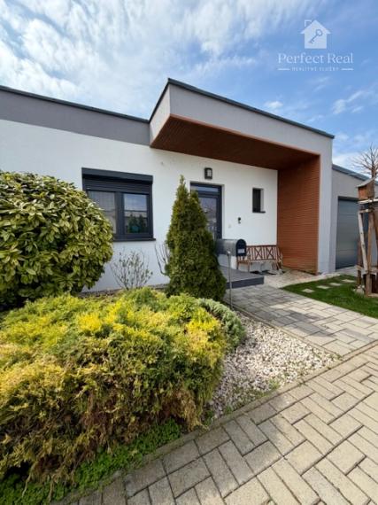 Moderný 4 izbový dom s GARÁŽOU na predaj, Povoda, okr. DS