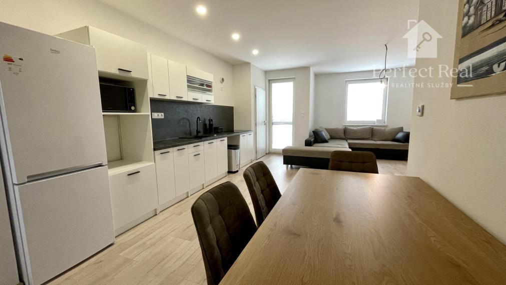 Moderný 3-izbový byt v novostavbe s 2 parkovacími miestami