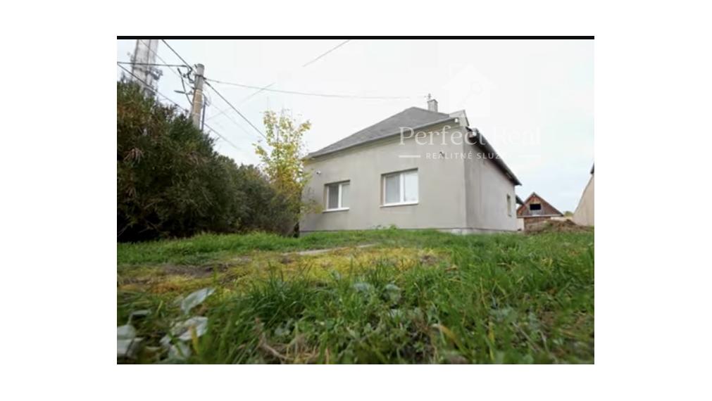 12 apartmánov + 2 domy + 2 garáže + pozemok,  Veľký Meder