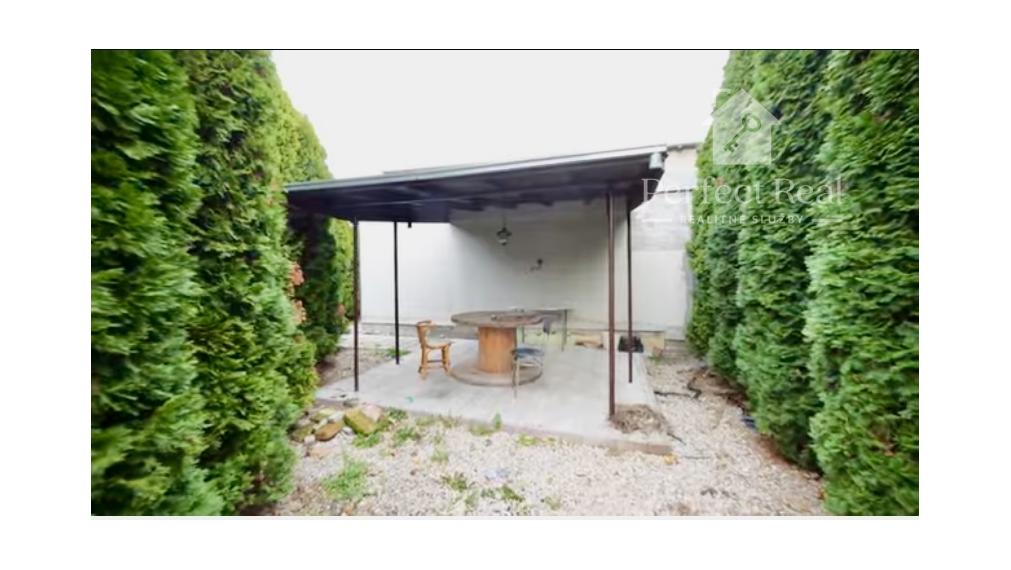 12 apartmánov + 2 domy + 2 garáže + pozemok,  Veľký Meder