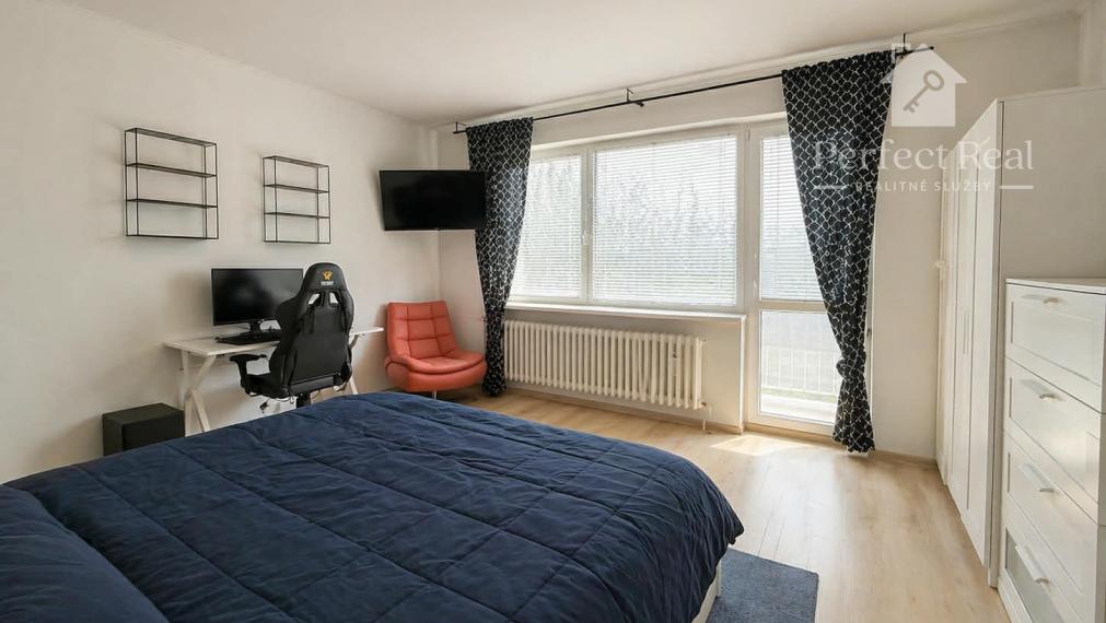 3izbový byt s garážou  2balkónmi a záhradkou v obci Jahodná