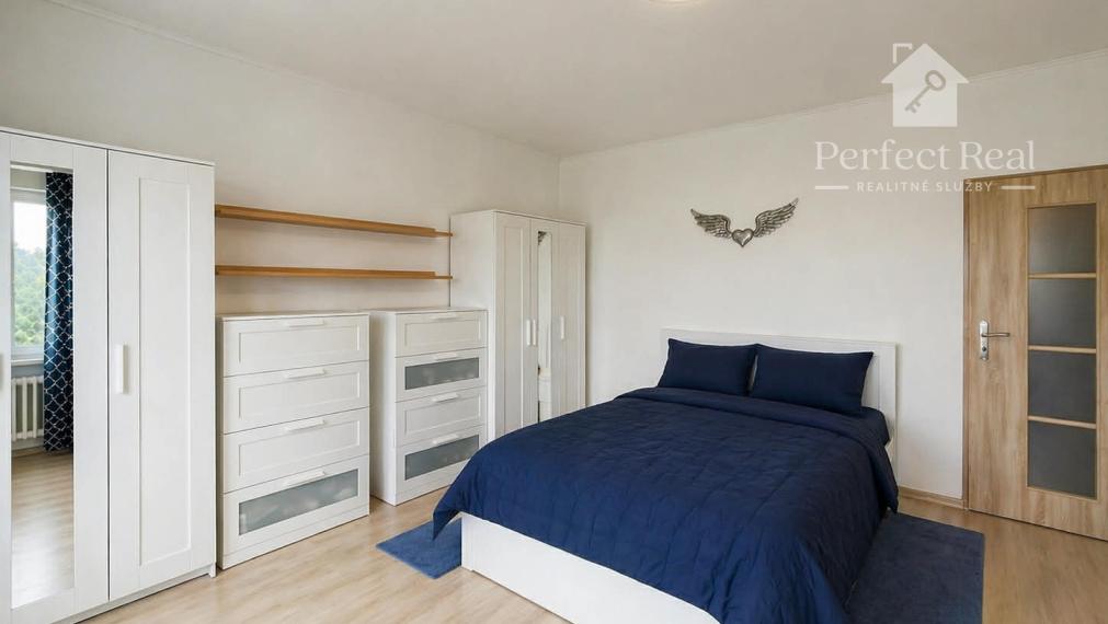 3izbový byt s garážou  2balkónmi a záhradkou v obci Jahodná