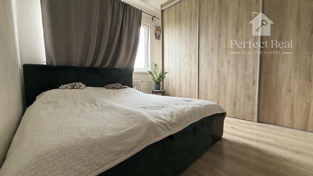 3izbový byt s garážou  2balkónmi a záhradkou v obci Jahodná