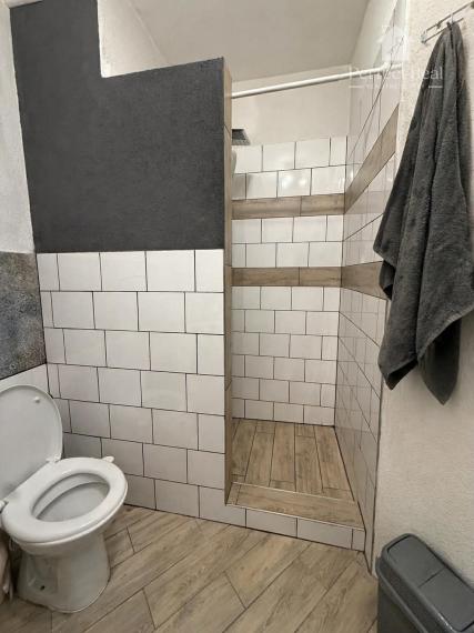 3izbový byt s garážou  2balkónmi a záhradkou v obci Jahodná