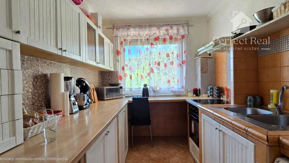 Trojizbový byt s vlastným kúrením, veľkou terasou v obľúbenej lokalite Dunajskej Stredy na predaj