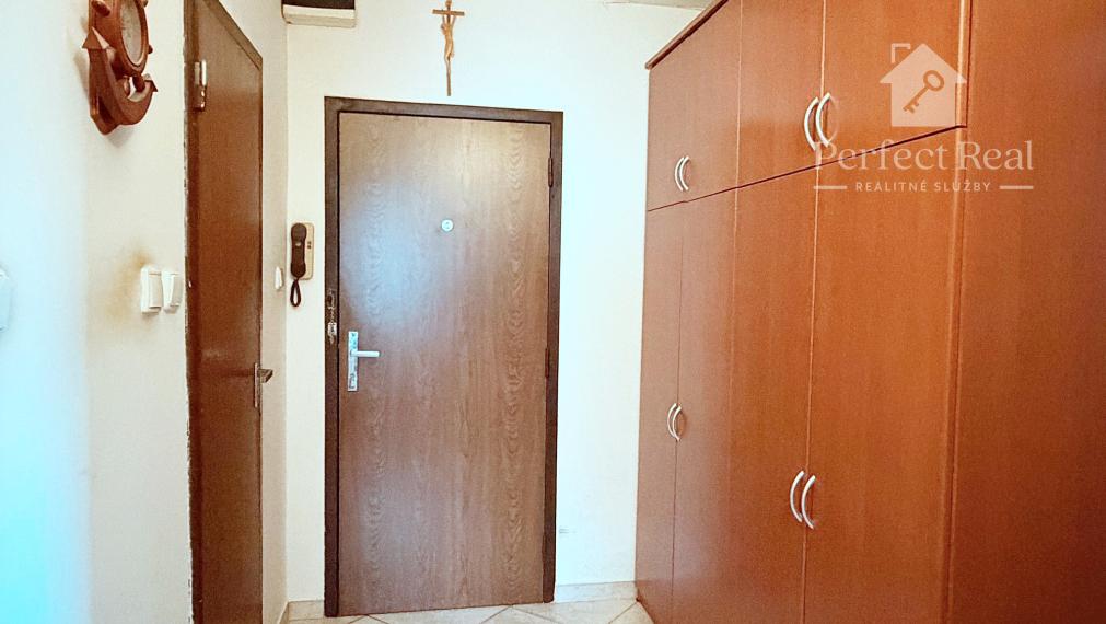 Predaj svetlý 2izbový byt Dúbravka