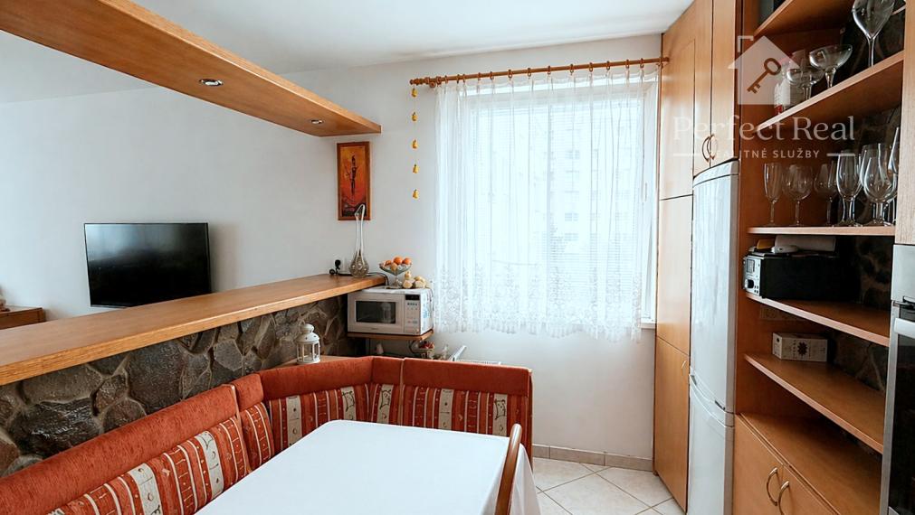 Predaj svetlý 2izbový byt Dúbravka